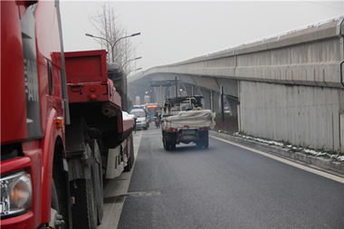 萧山农产品批发市场周边乱停车现象严重影响销售